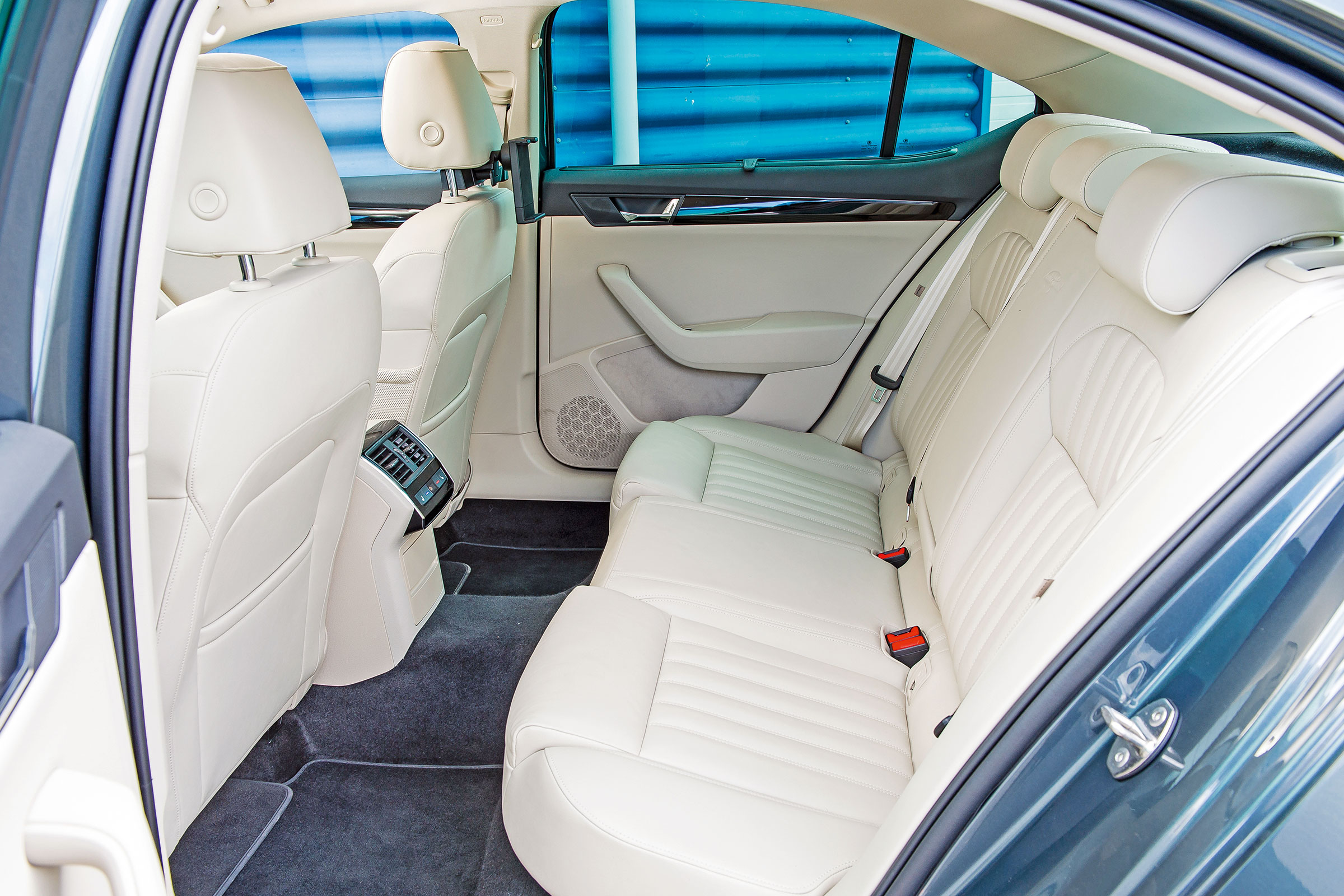 Skoda Superb - rear seats