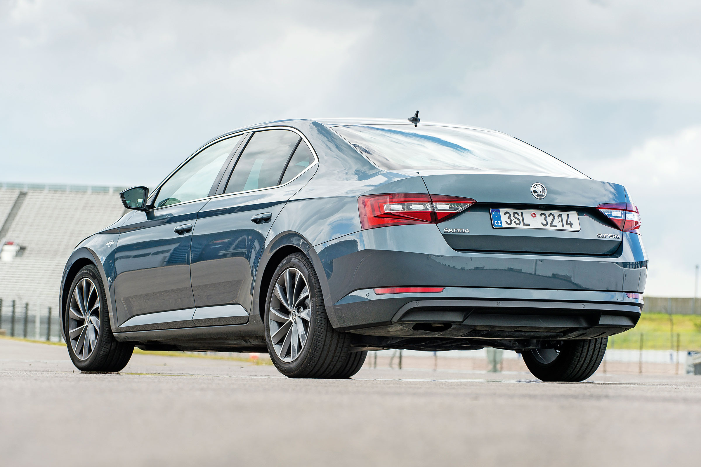 Skoda Superb - rear static