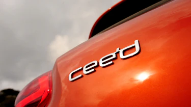 Kia Pro_cee'd badge