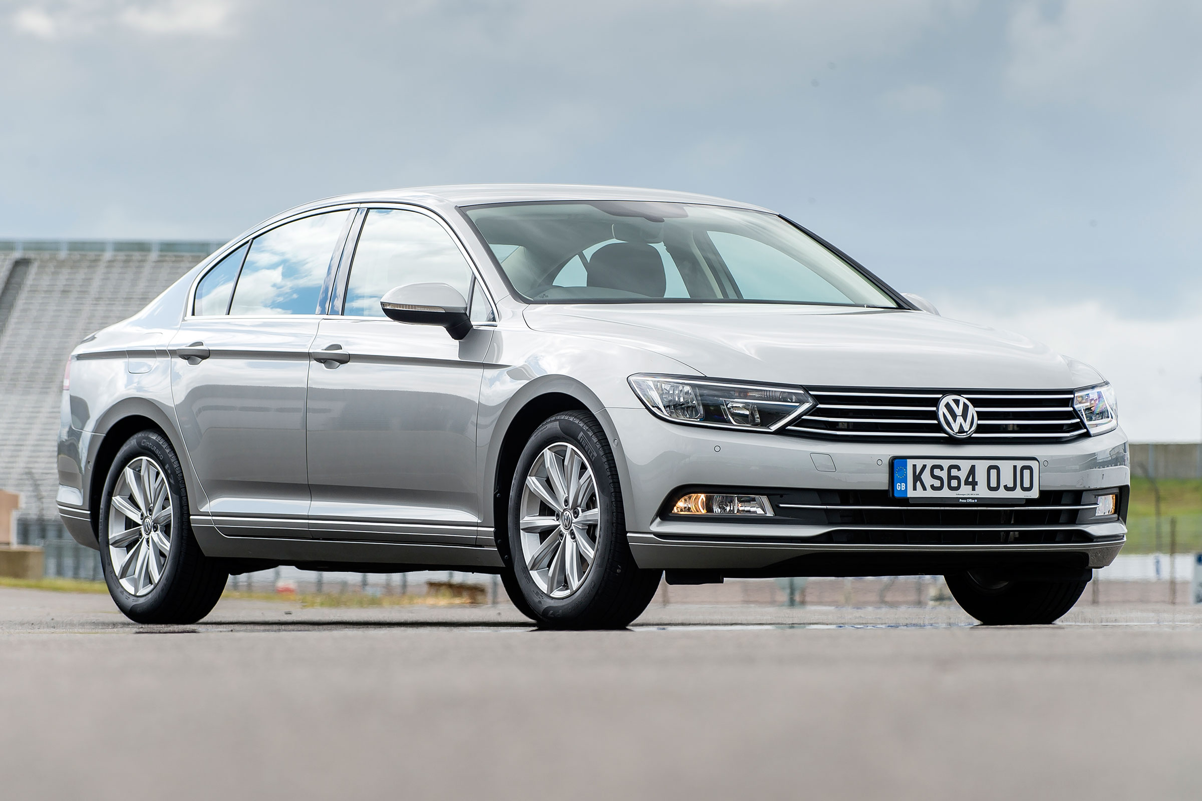 VW Passat - front static