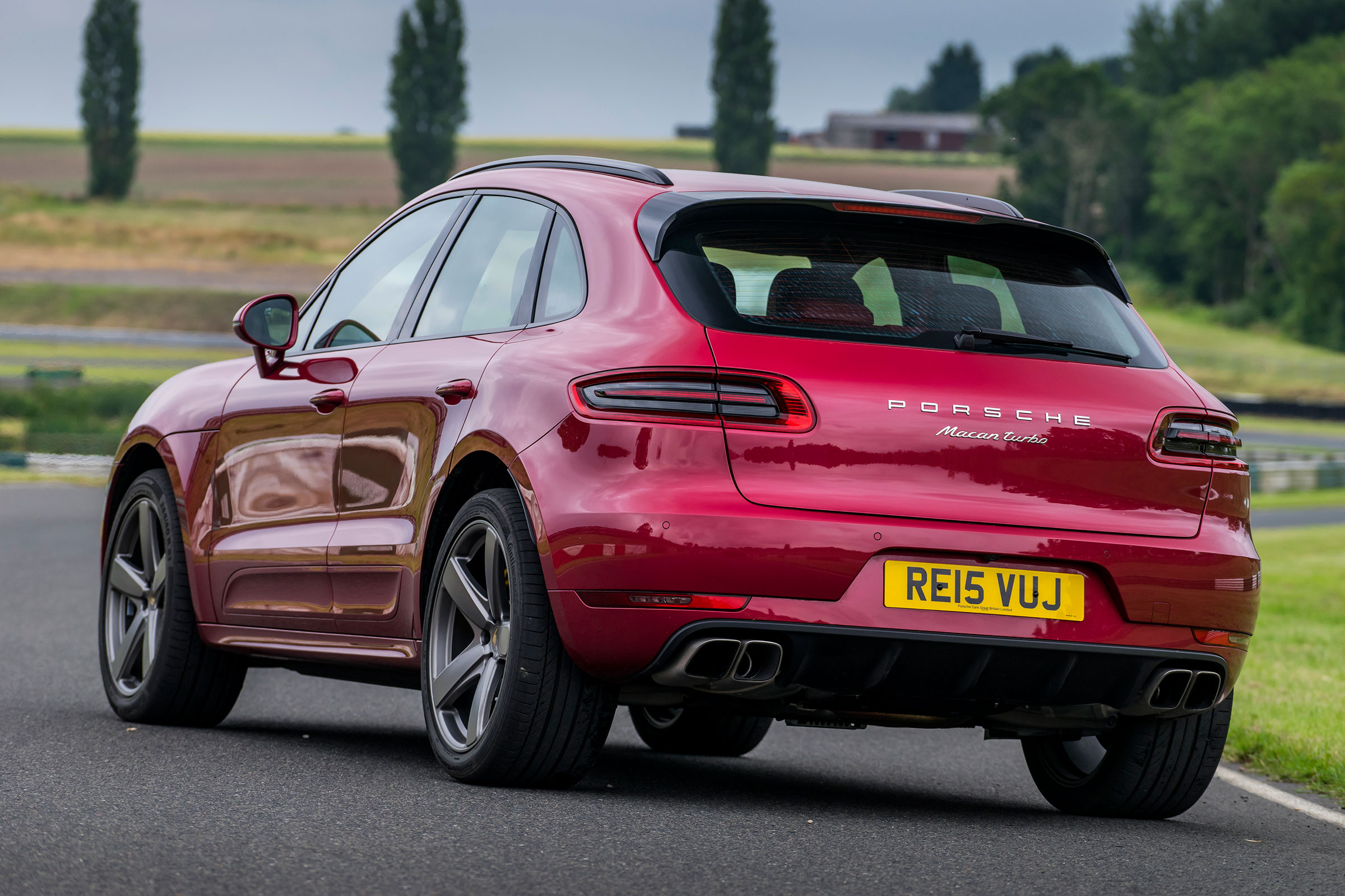 Porsche Macan Turbo - rear static