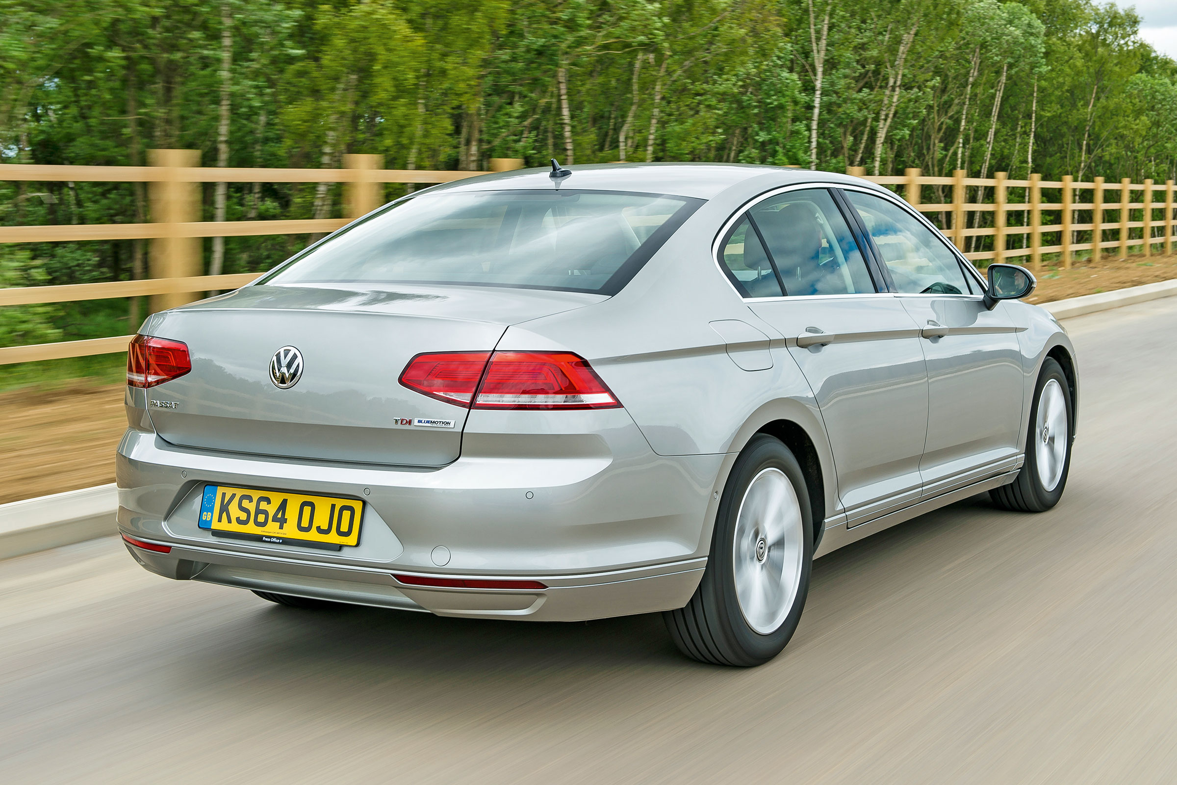 VW Passat - rear tracking