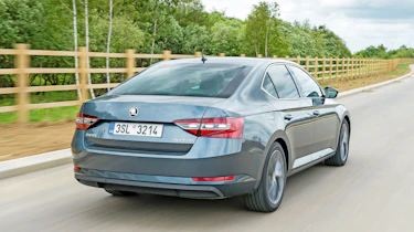 Skoda Superb - rear tracking