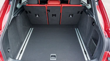 Porsche Macan Turbo - boot