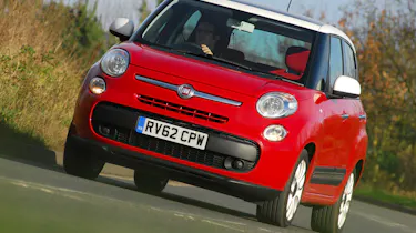 fiat 500L in red