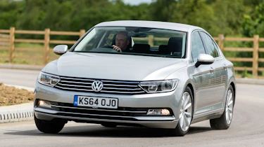 VW Passat - front cornering