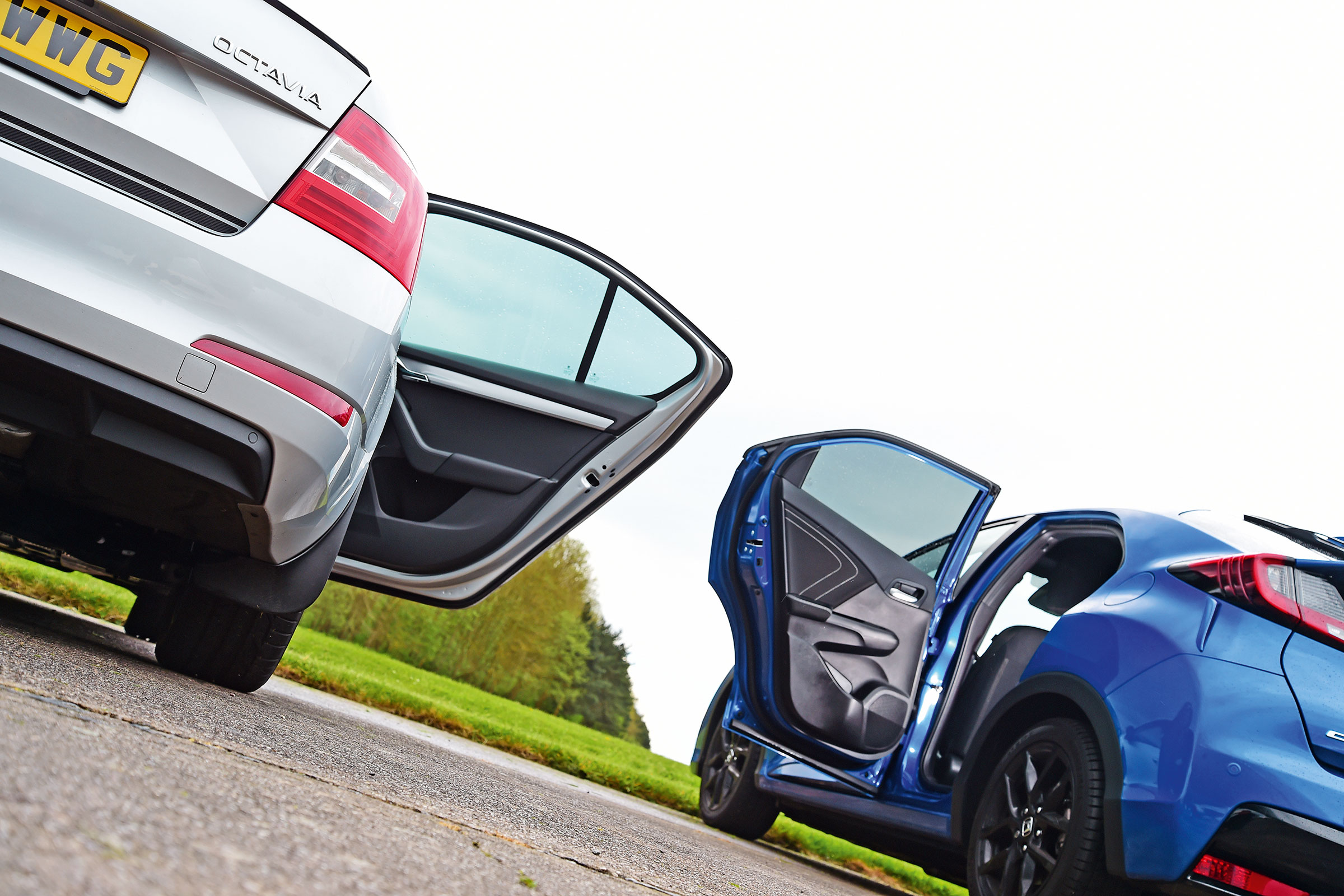 Honda Civic vs Skoda Octavia - rear doors