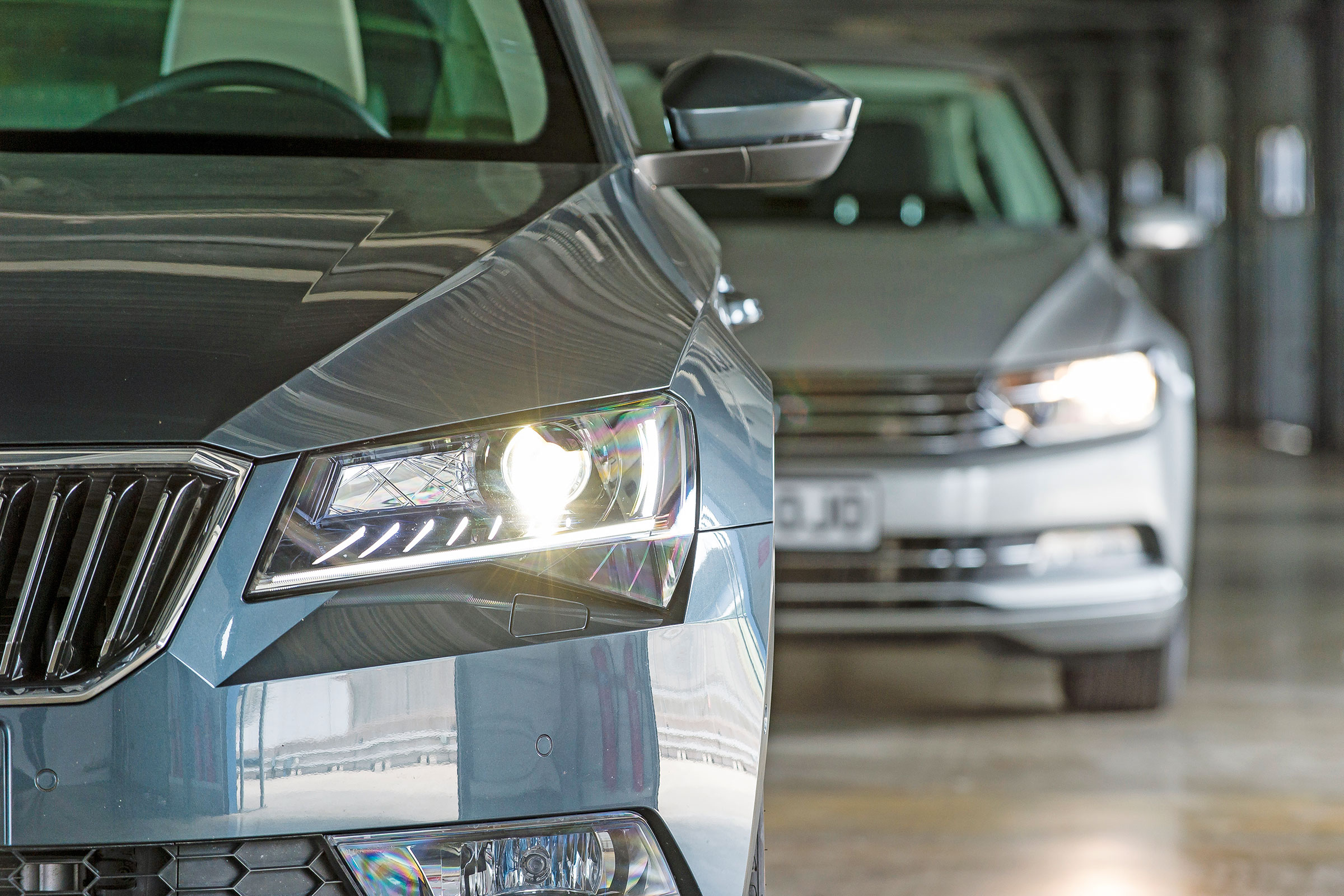 Skoda Superb vs VW Passat - lights