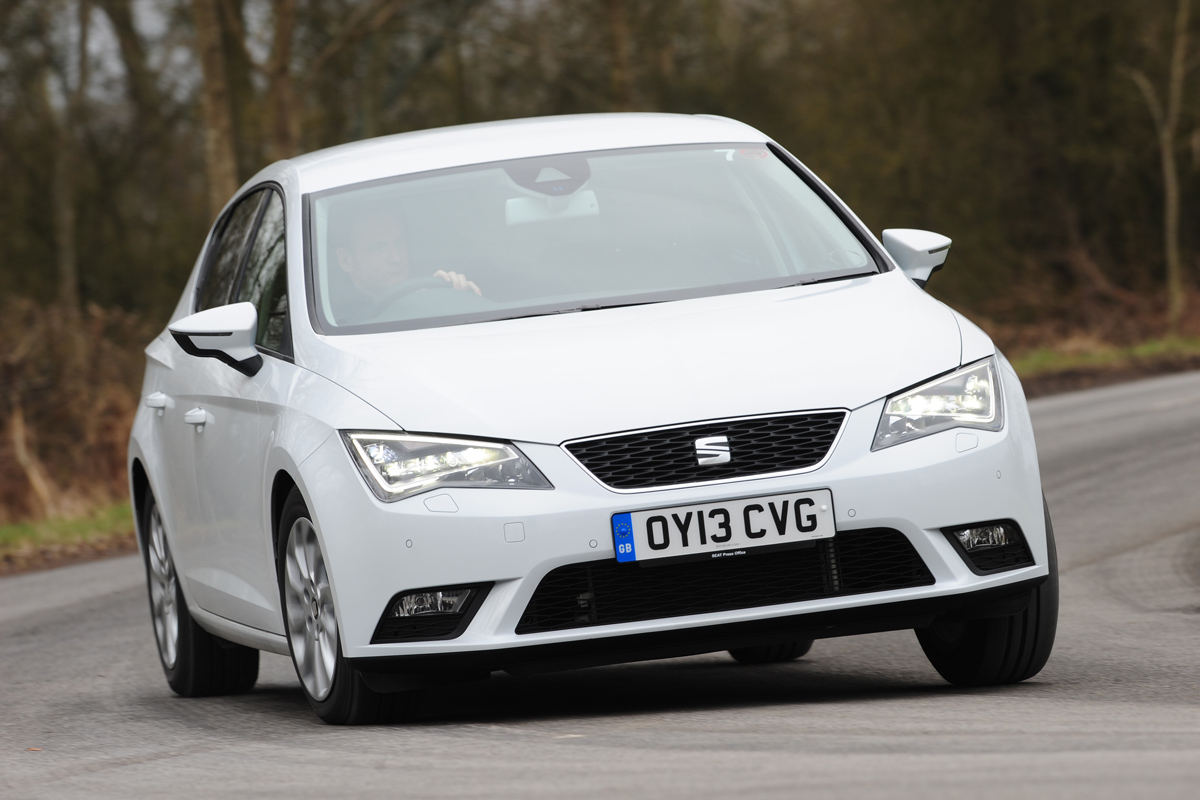 SEAT Leon front cornering