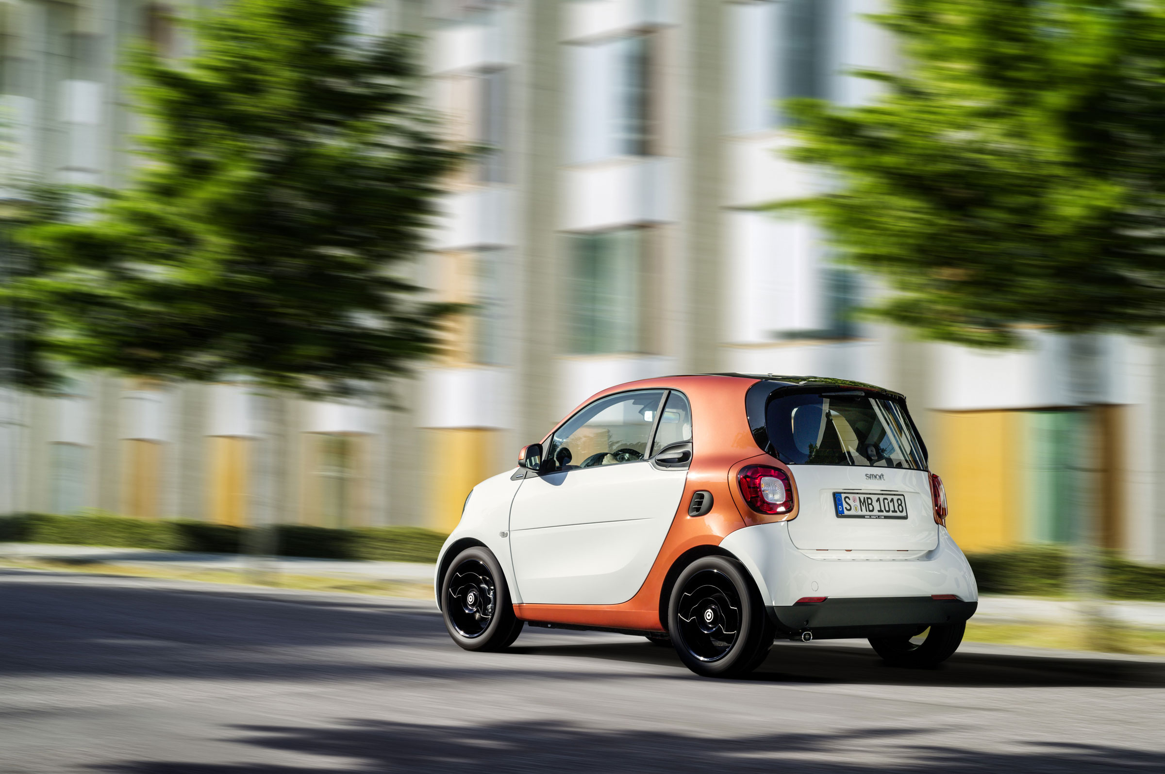 Smart ForTwo - white rear driving