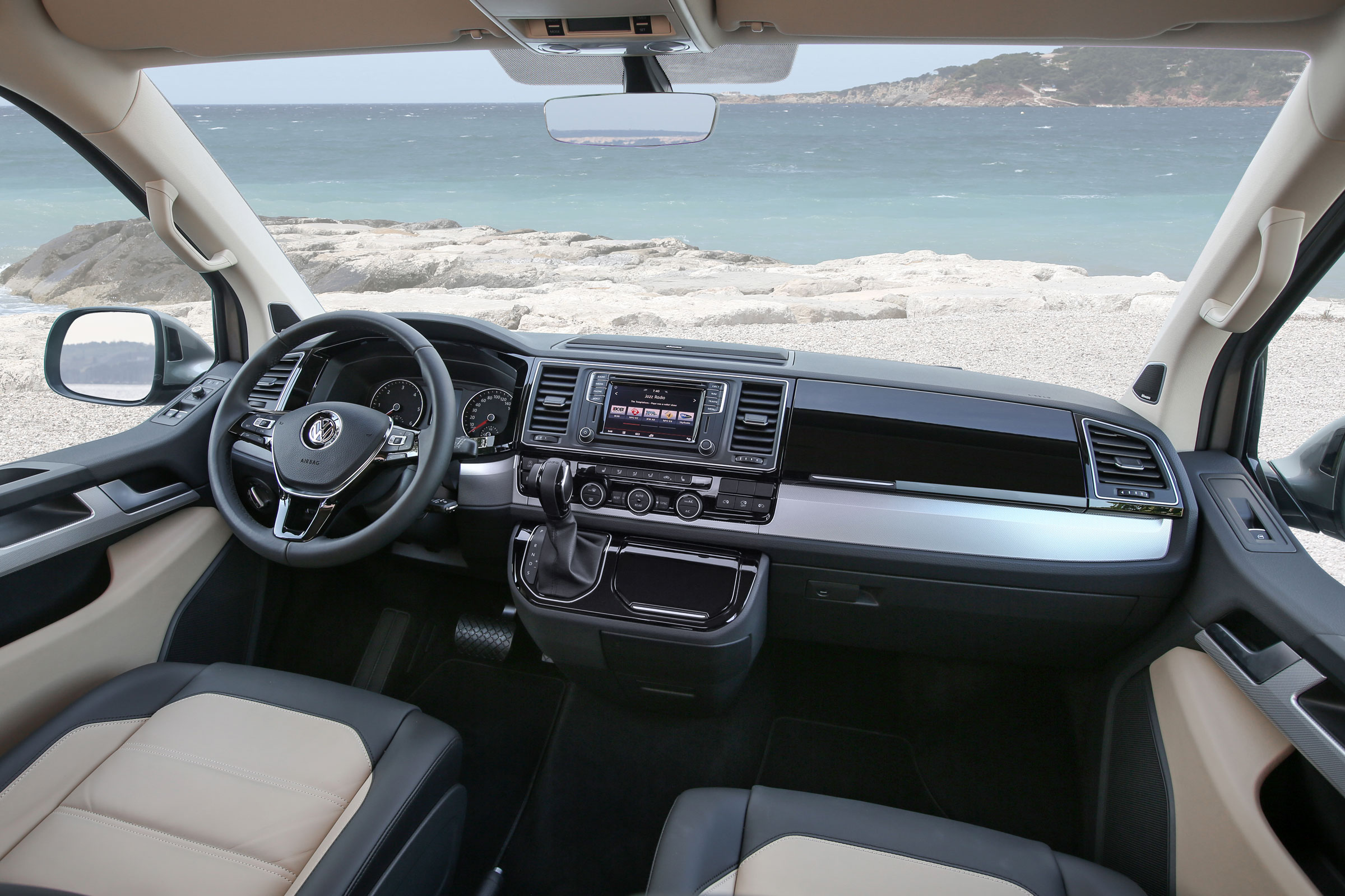 VW Caravelle - dash