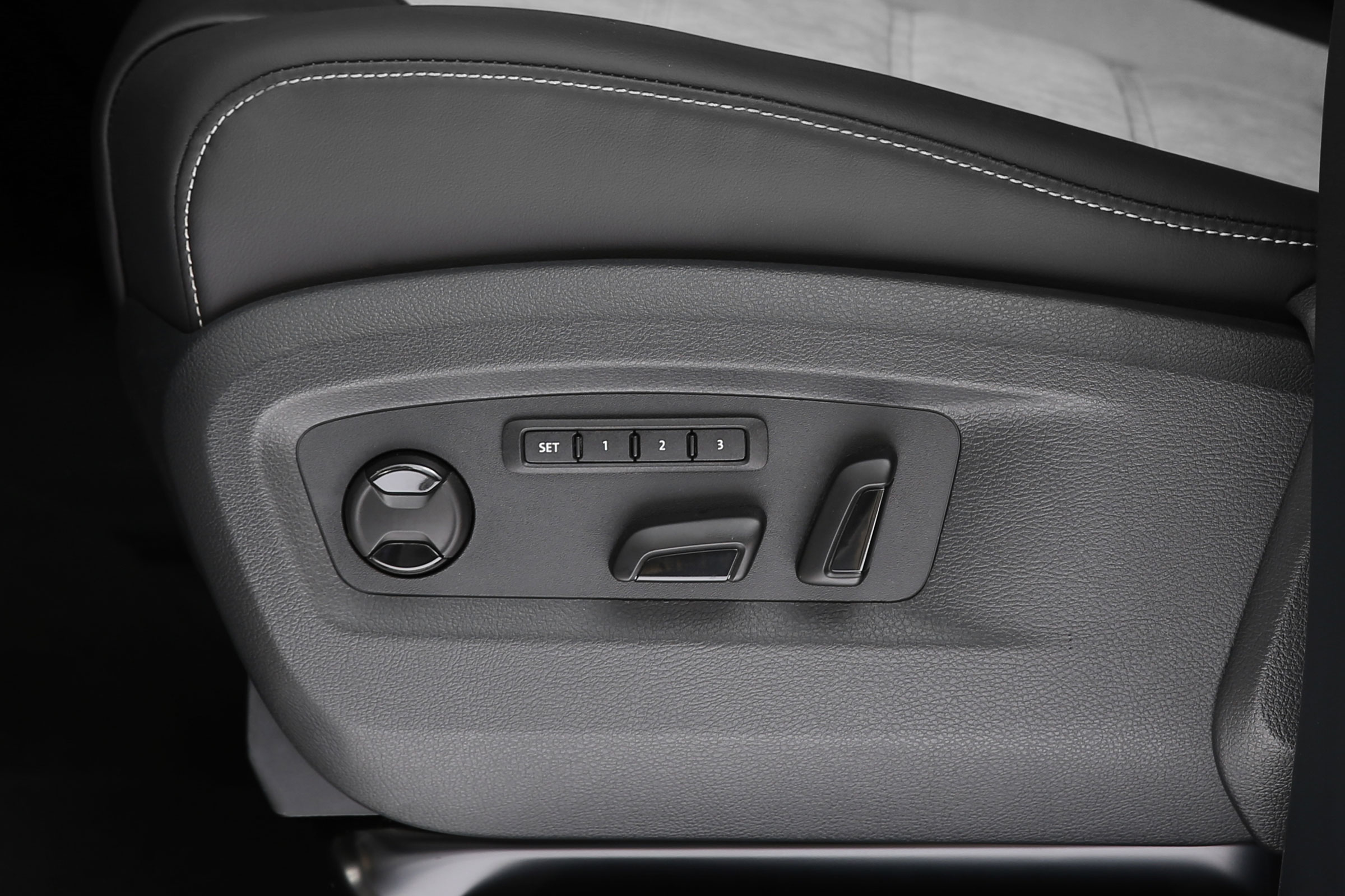 VW Caravelle - seat