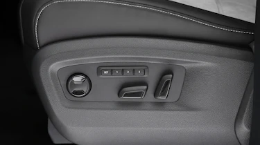 VW Caravelle - seat