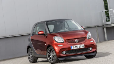 Smart ForTwo - red car static