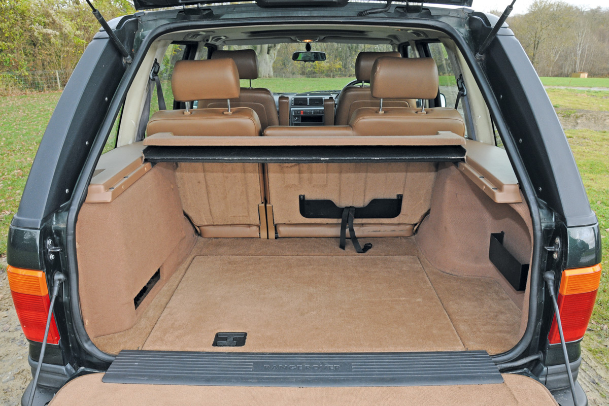 Range Rover MkII boot