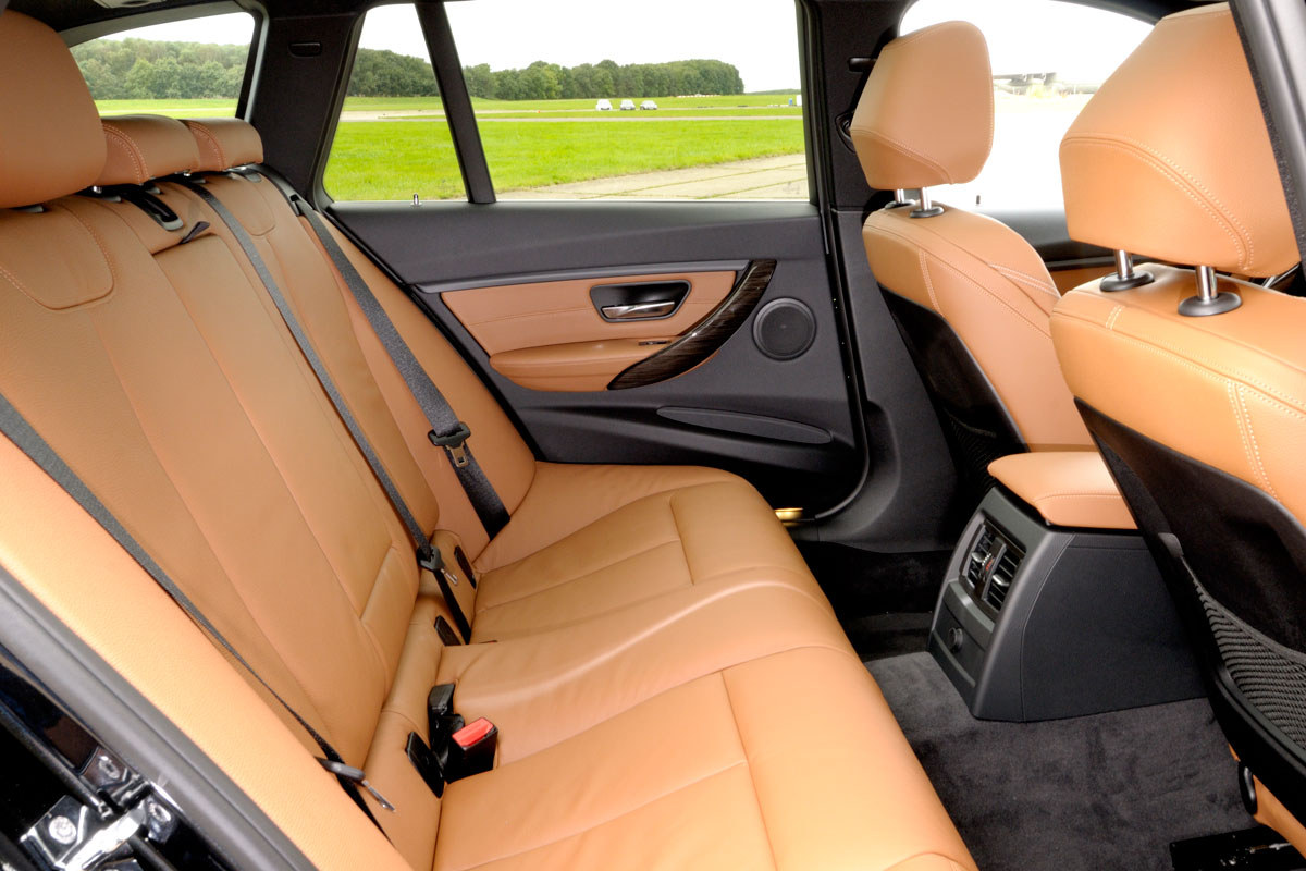 BMW 330d Touring rear seats