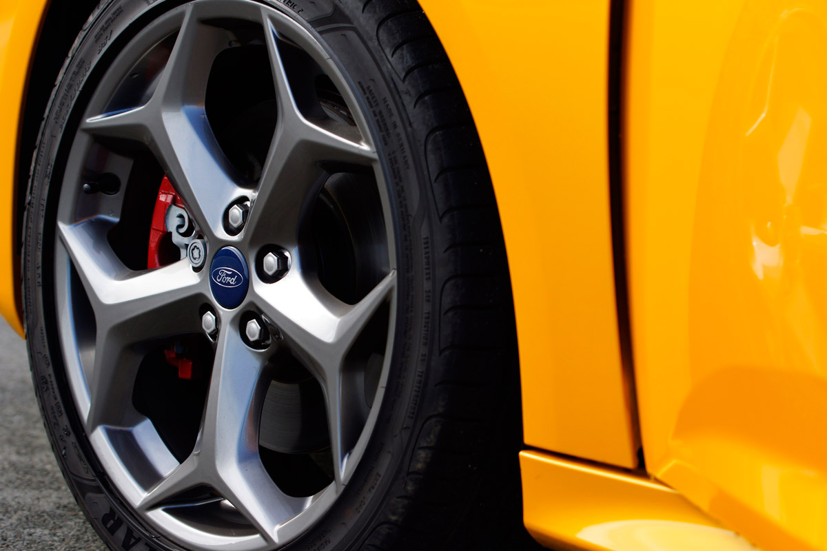 Ford Focus ST wheel detail