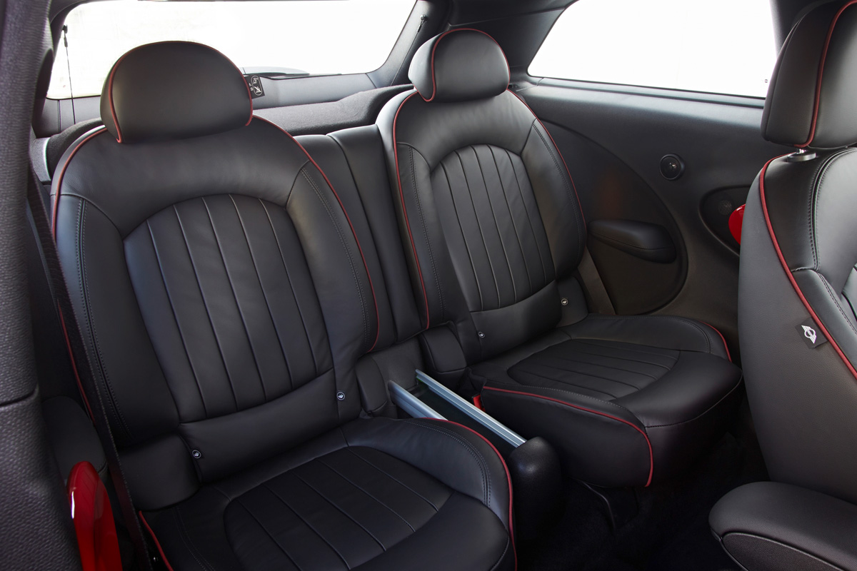 MINI JCW Paceman rear seats