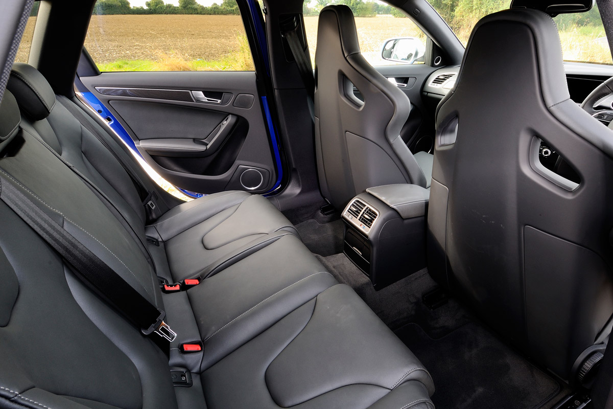 Audi RS4 rear seats