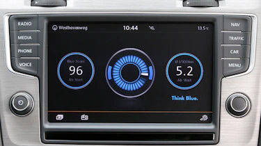 VW Golf BlueMotion 1.0 TSI screen
