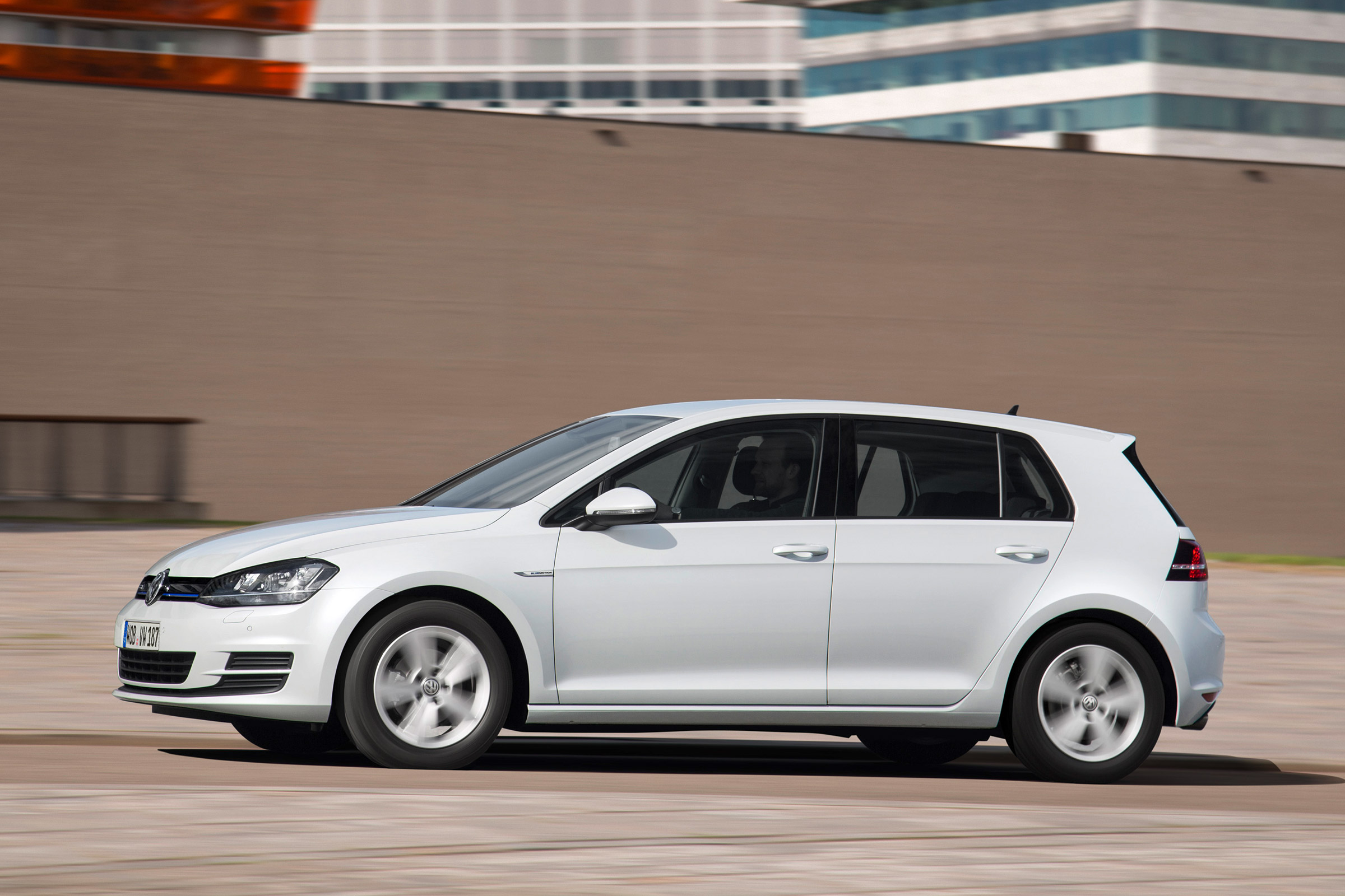 VW Golf BlueMotion 1.0 TSI side on