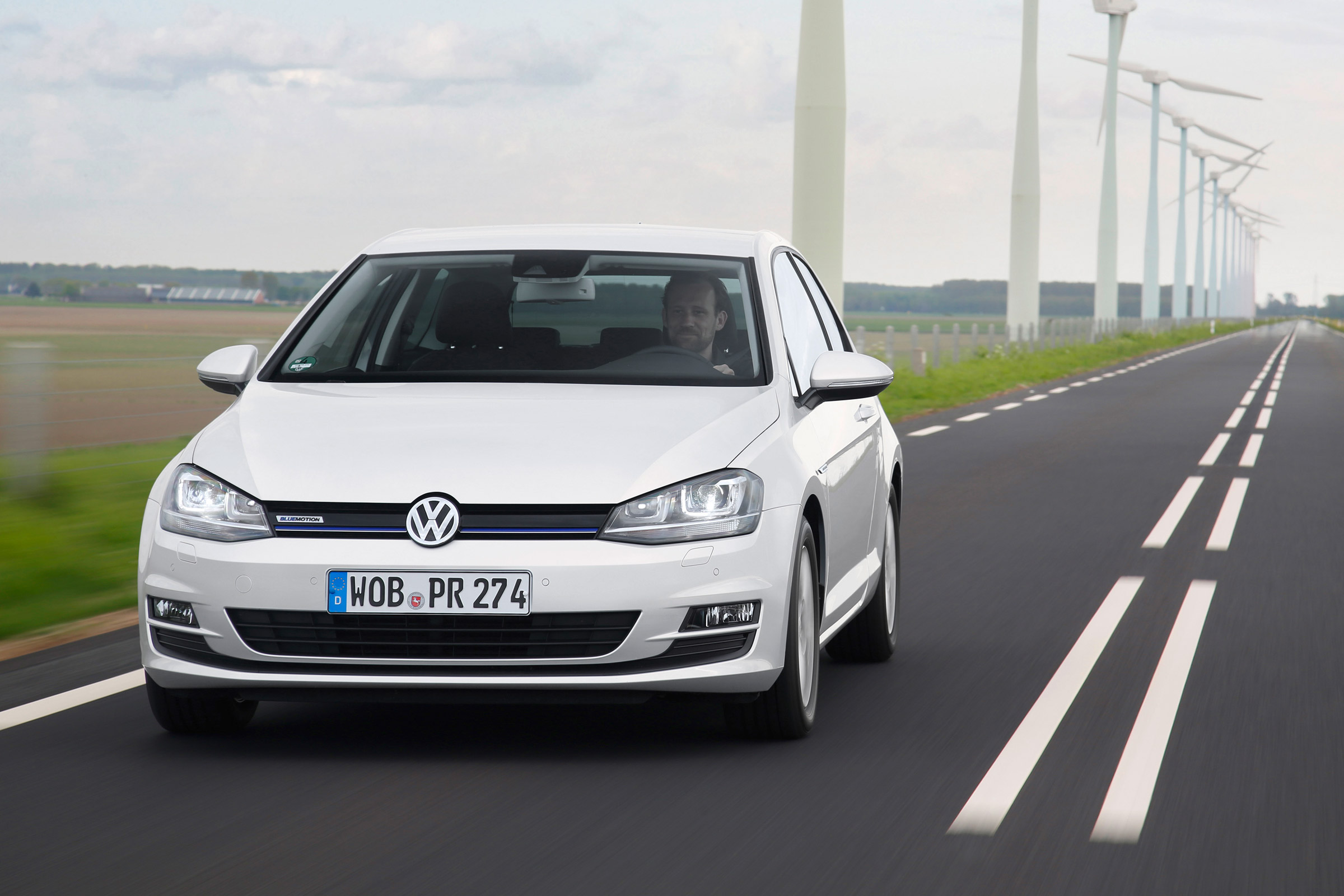 VW Golf BlueMotion 1.0 TSI tracking
