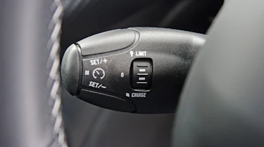 Peugeot 208 - cruise control