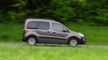Peugeot Partner Tepee - side