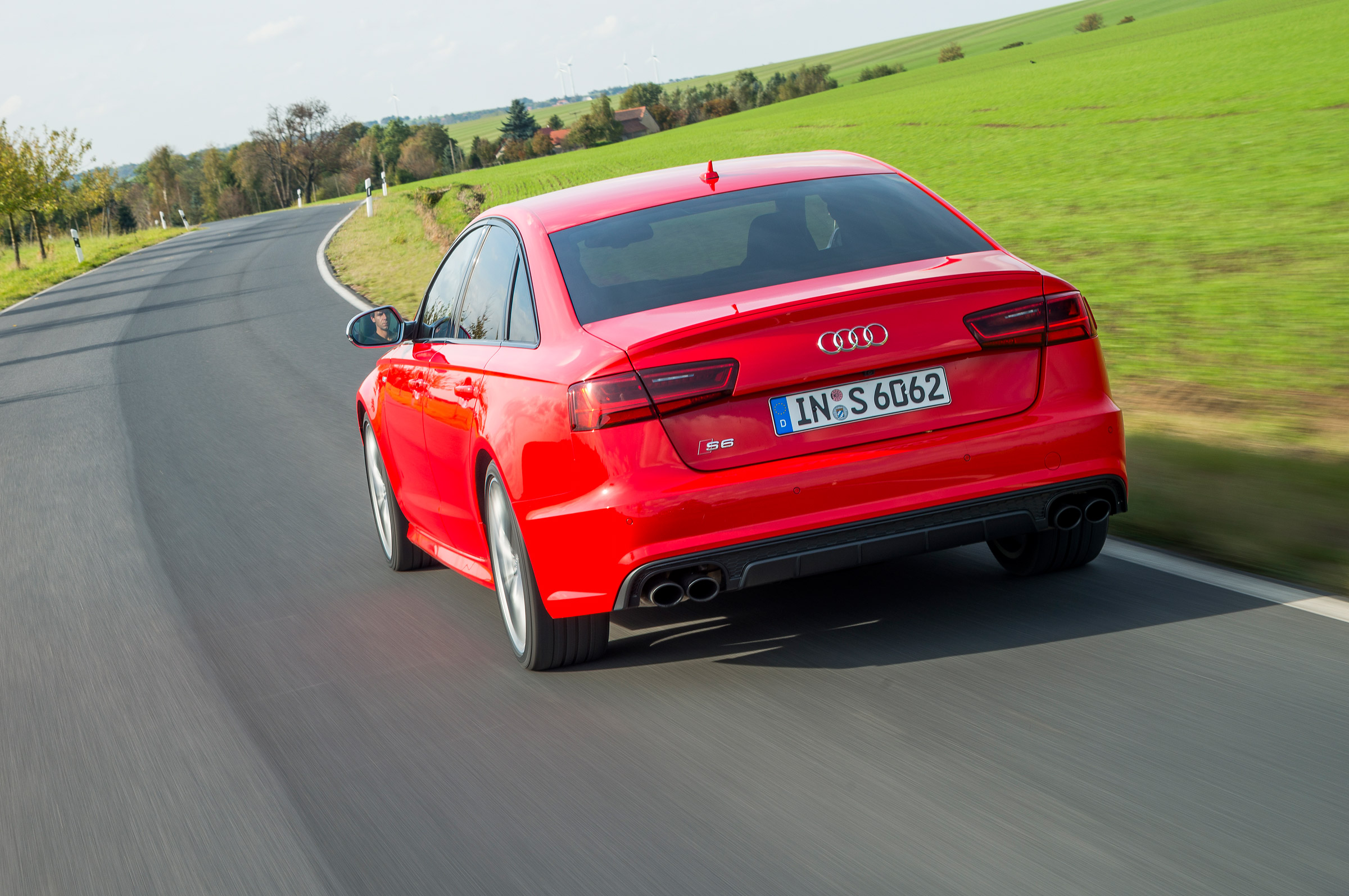 Audi S6 saloon 2014 rear tracking