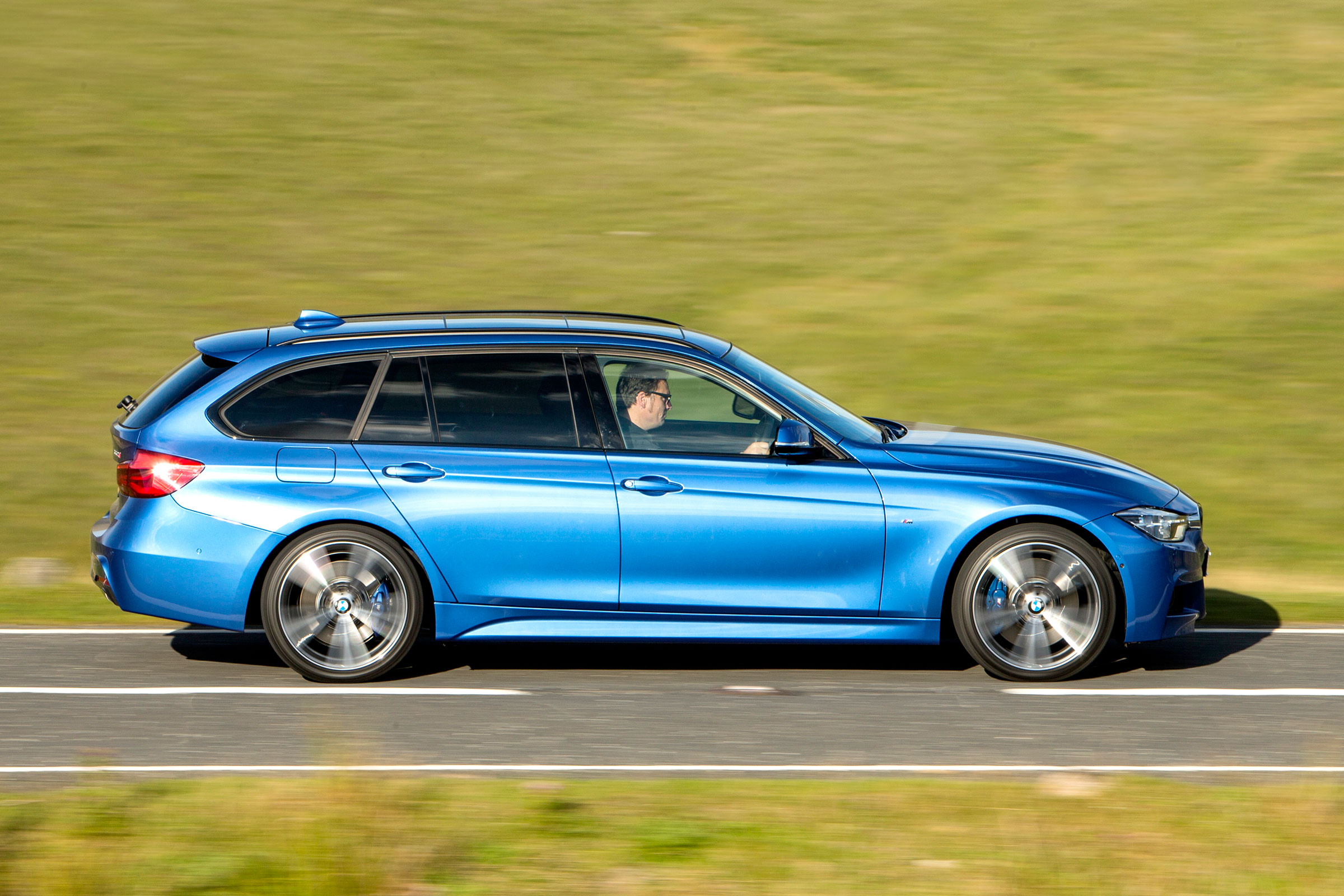 BMW 3 Series Touring - side