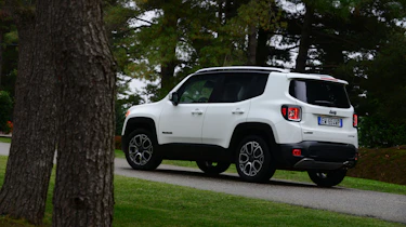 Jeep Renegade rear static