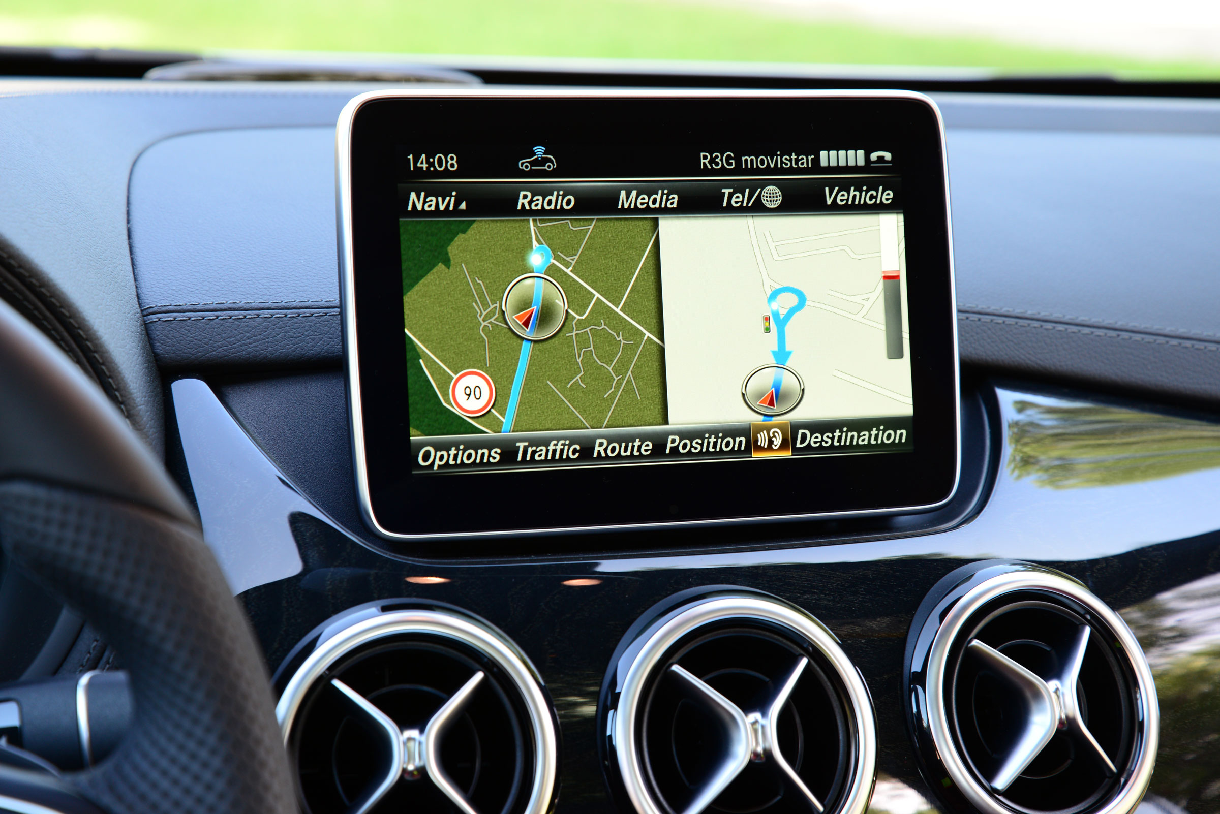 Mercedes B220 CDI 4MATIC Sport - screen