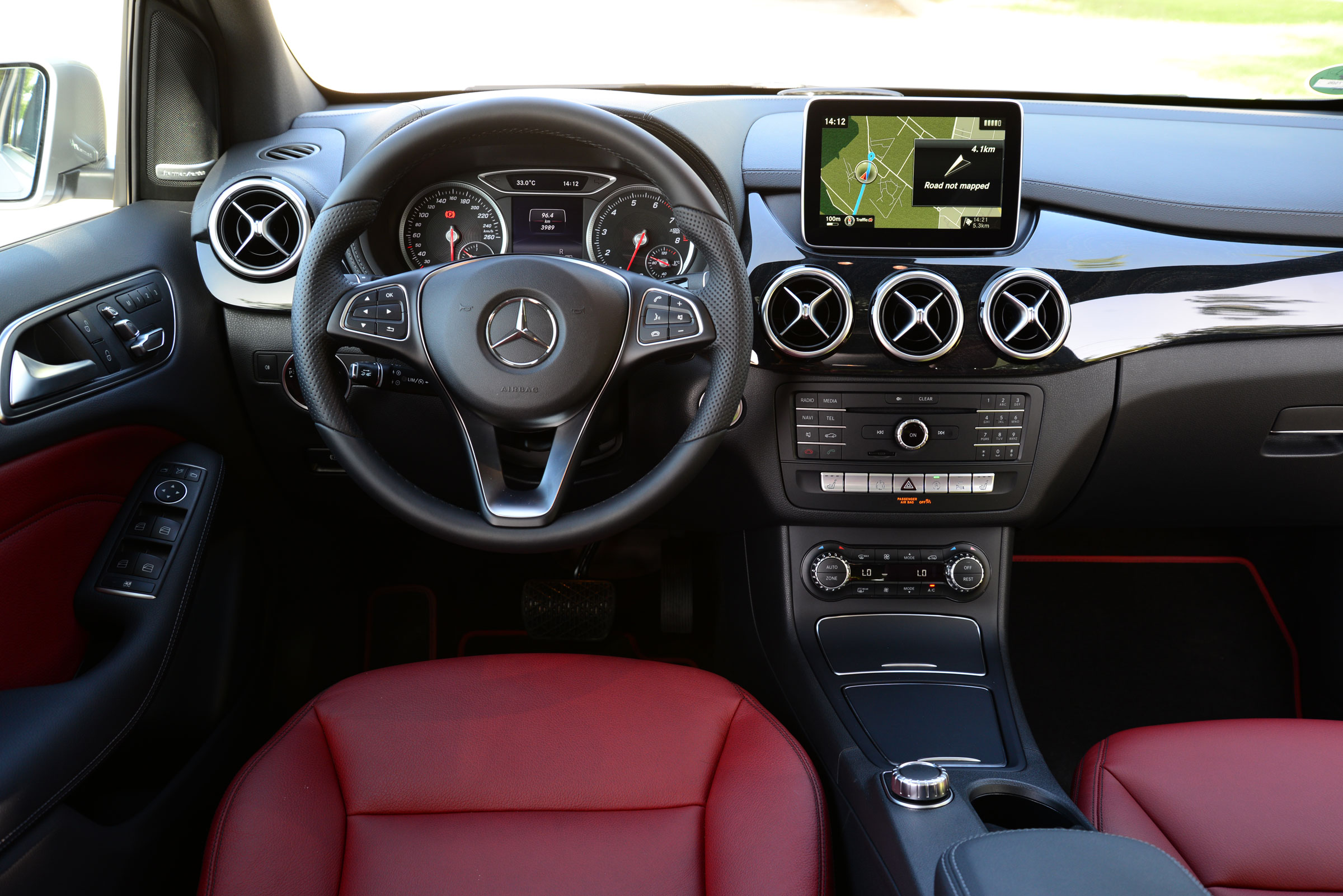 Mercedes B220 CDI 4MATIC Sport - interior