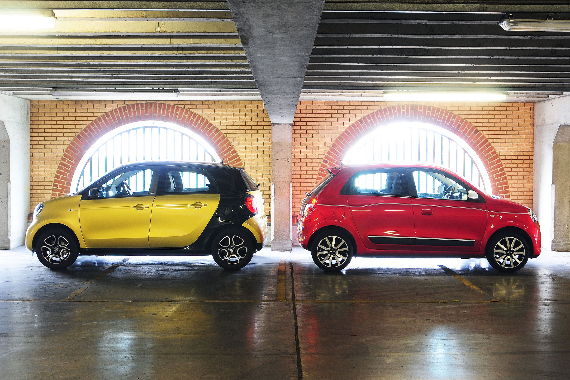 Smart ForFour and Renault Twingo back to back