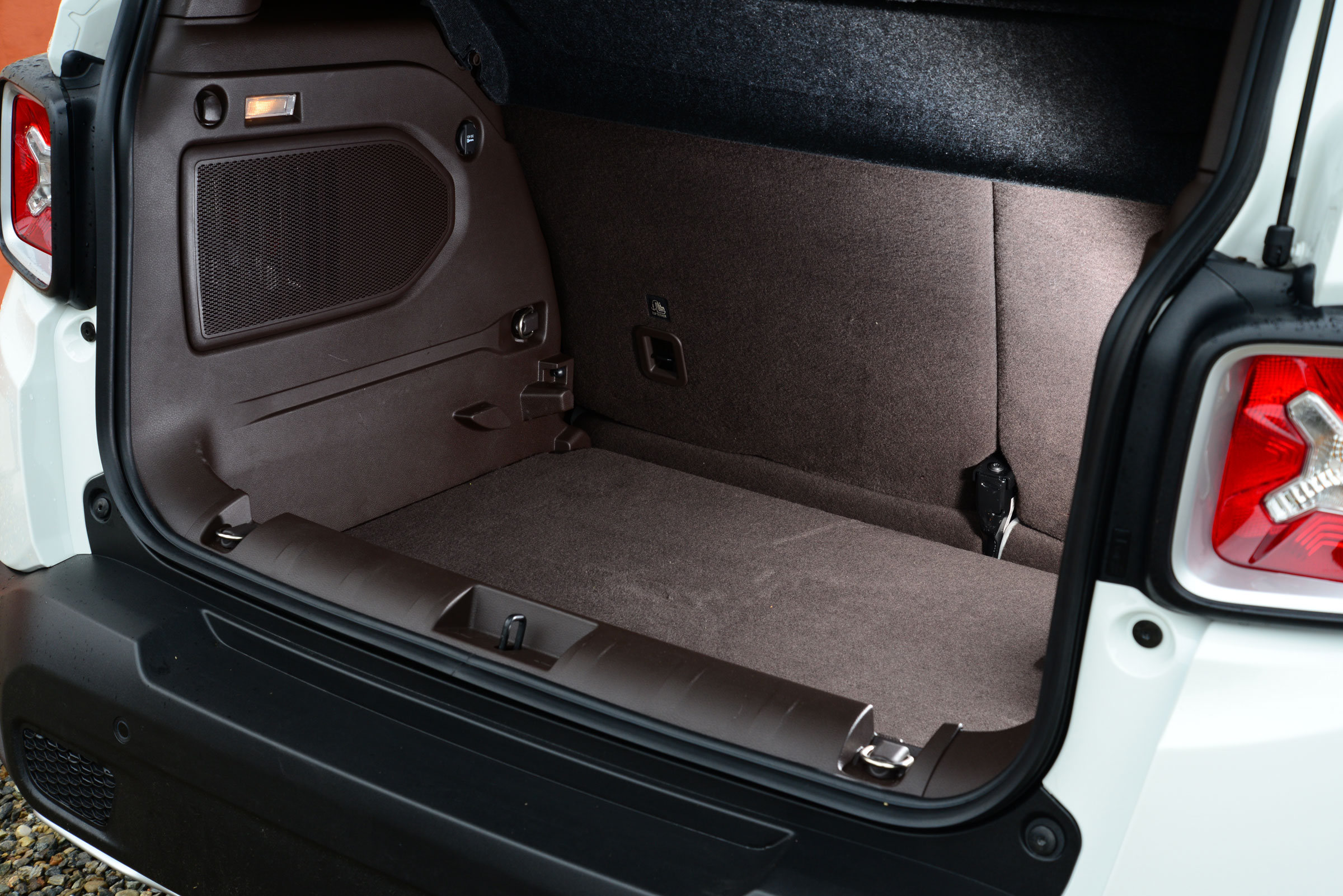 Jeep Renegade boot
