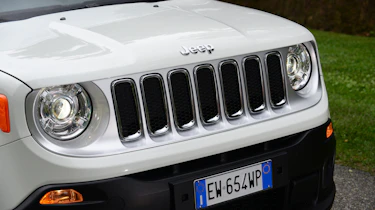 Jeep Renegade grille