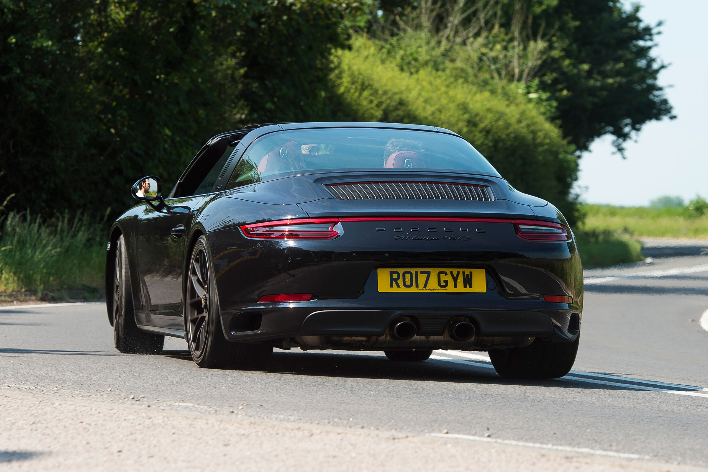 Porsche 911 Carrera 4 GTS - front cornering