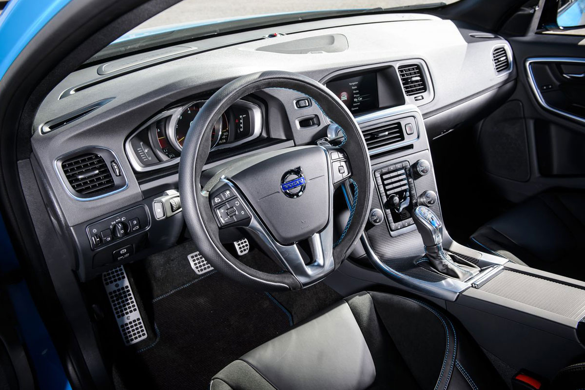 Volvo- V60-Polestar-interior
