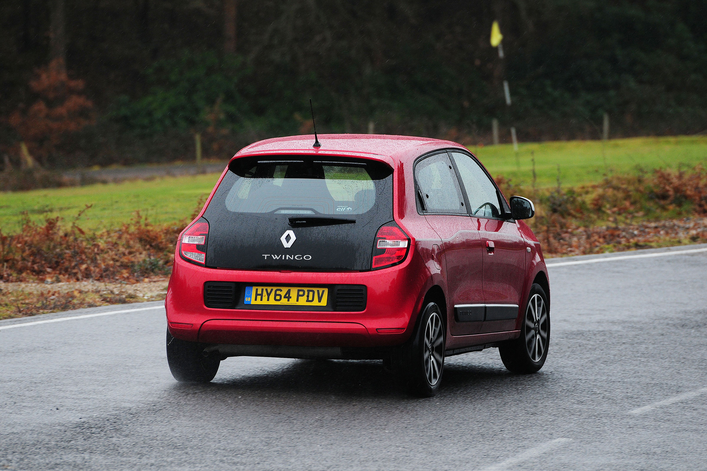 Renault Twingo - rear cornering