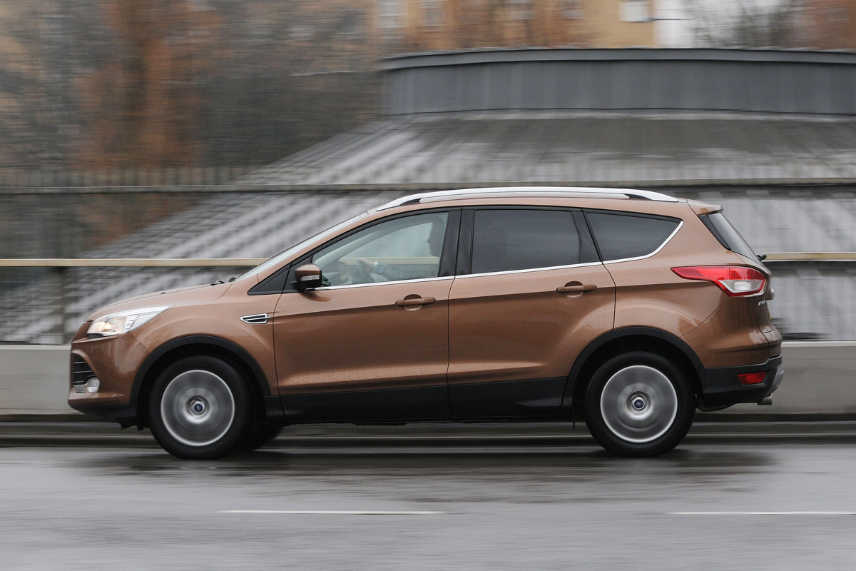 Ford Kuga panning