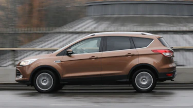 Ford Kuga panning