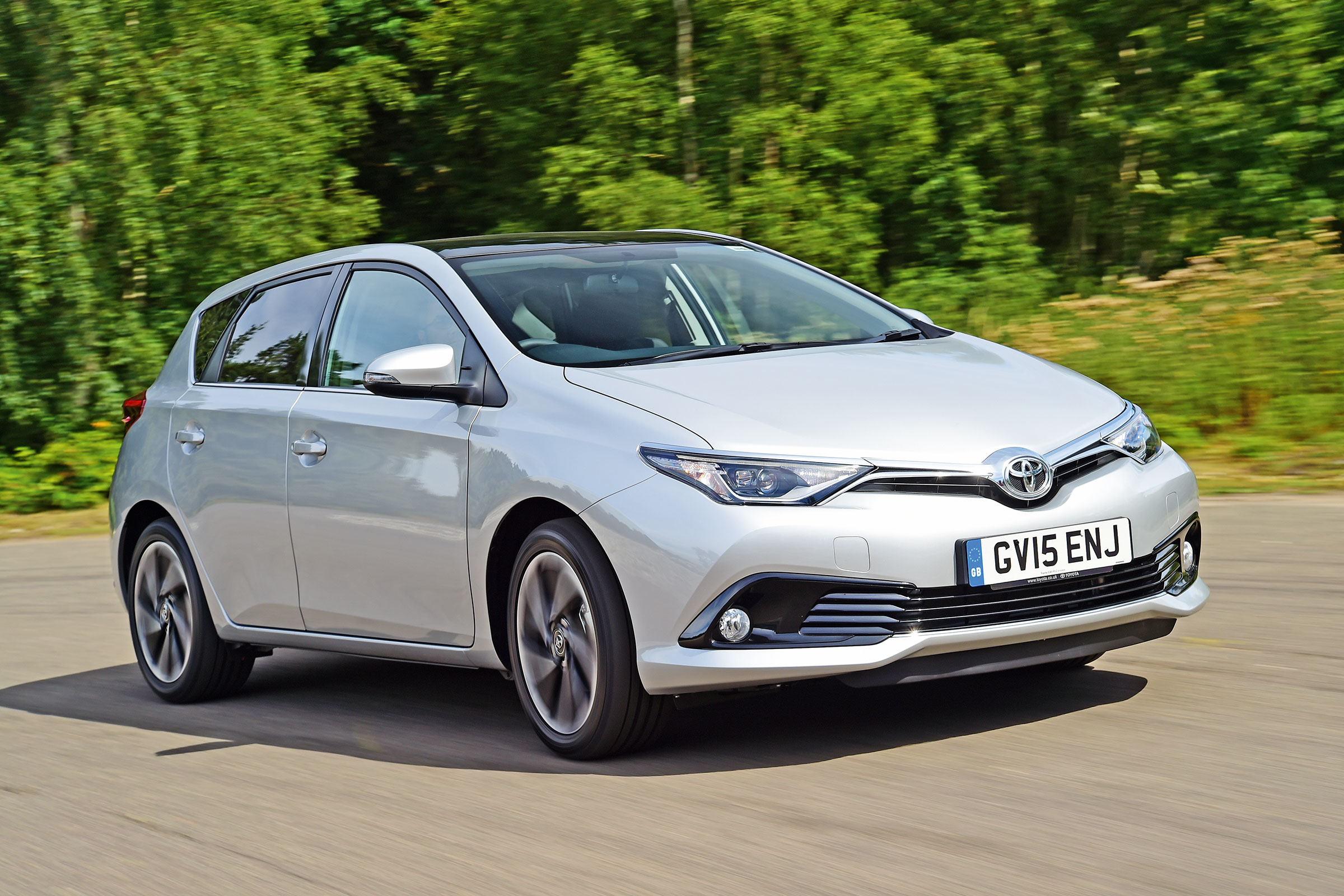 Toyota Auris - front action