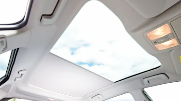 Toyota Auris - panoramic sunroof