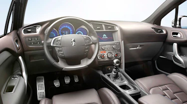 DS 4 Puretech 130 - cabin