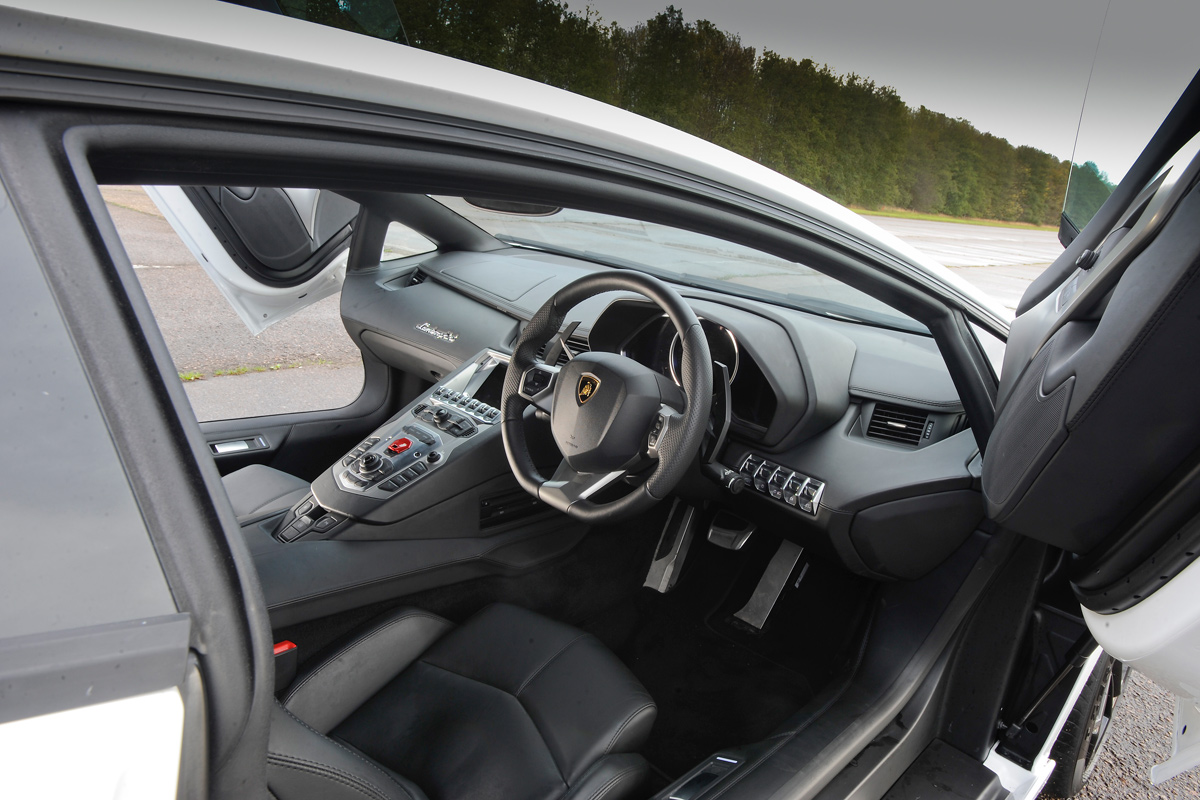 Lamborghini Aventador dash