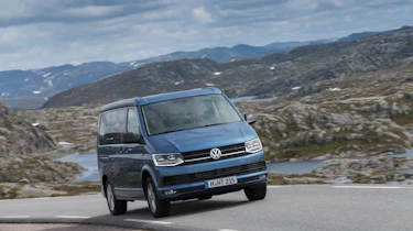 Volkswagen California T6 front tracking