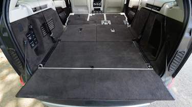 VW Touareg front action