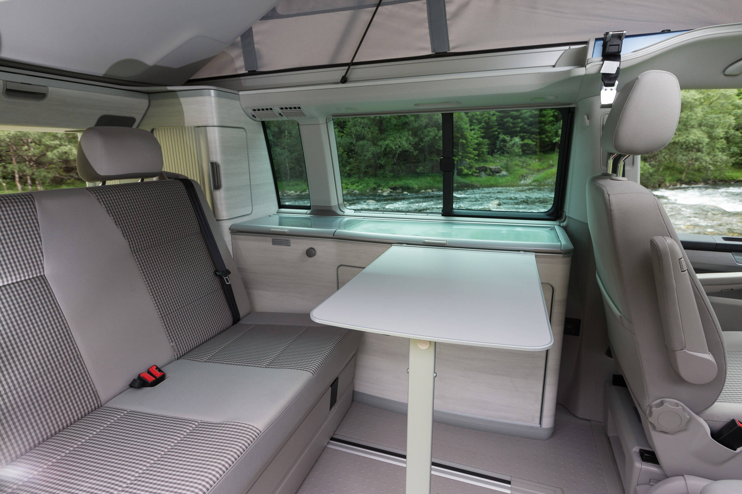 Volkswagen California T6 table