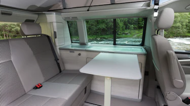 Volkswagen California T6 table