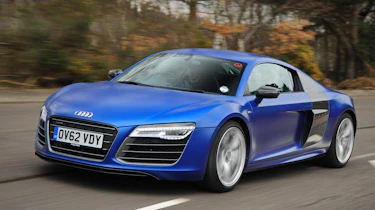 Audi R8 coupe front tracking